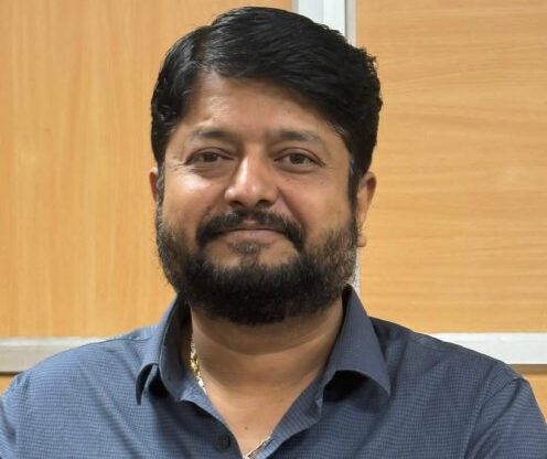 रायपुर: 80 करोड़ की फर्जी बिलिंग मामले में DGGI ने कारोबारी संतोष वाधवानी को किया गिरफ्तार रायपुर में डीजीजीआई कार्यालय और जीएसटी जांच से जुड़ा प्रतीकात्मक दृश्य