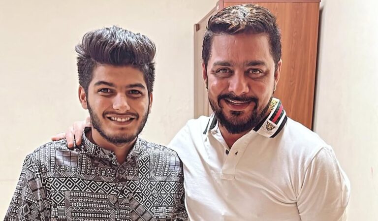 तेलीबांधा क्षेत्र में पुलिस द्वारा सार्वजनिक स्थान की घटना की जांच करती टीम