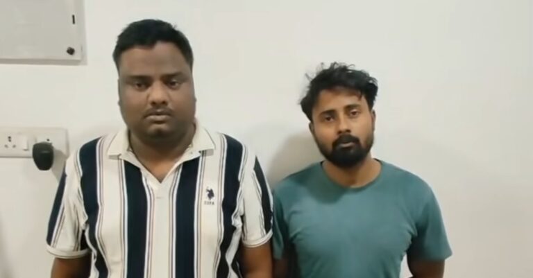 रायपुर: 36.50 लाख रुपये के गबन मामले में दोस्त गिरफ्तार, पूरी रकम बरामद रायपुर में गबन मामले की जांच करते पुलिस अधिकारी