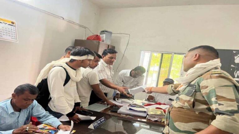 कोरबा में पुलिस सुरक्षा के बीच नामांकन दाखिल करने पहुंचा आरोपी