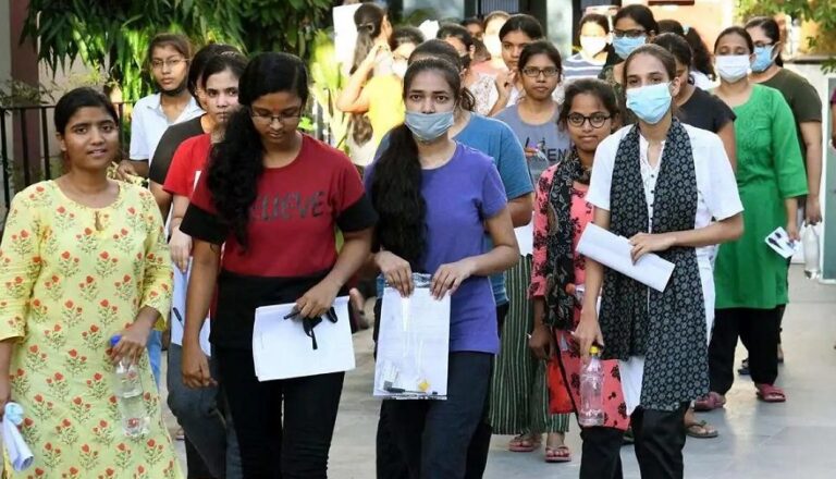 NEET UG 2026 परीक्षा रद्द होने के बाद छात्रों और परीक्षा प्रक्रिया से जुड़ा प्रतीकात्मक दृश्य