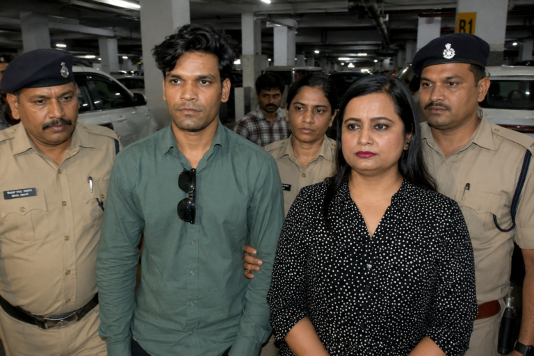 रायपुर के मैग्नेटो मॉल पार्किंग विवाद मामले में पुलिस कार्रवाई