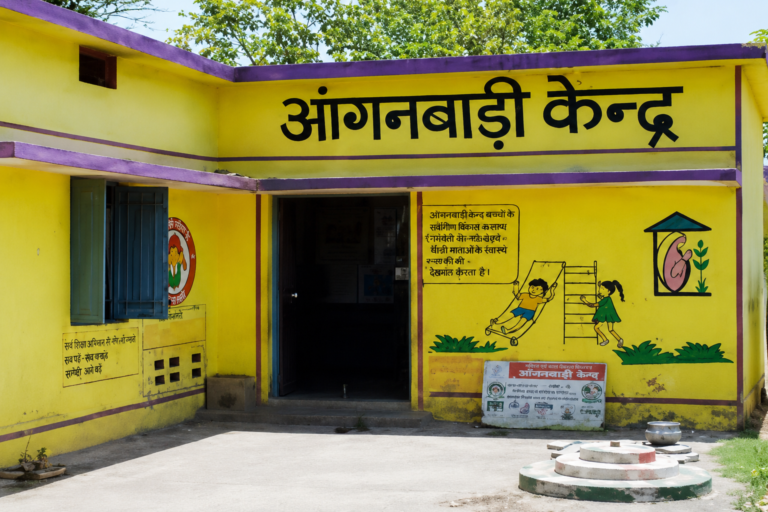 सुकमा जिले के आंगनबाड़ी केंद्र में कार्यरत कार्यकर्ता