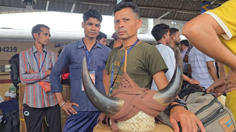 राष्ट्रपति भवन में मुलाकात के लिए दिल्ली रवाना हुआ बस्तर का 164 सदस्यीय प्रतिनिधिमंडल।